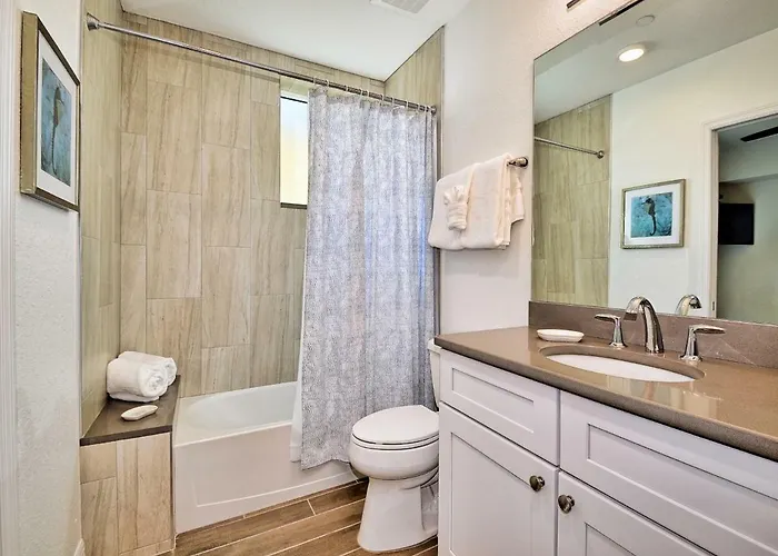 Sandpiper's Cove 201 Sandpiper's Cove Luxury 3 Bedroom 2 Bathroom 23132 Apartment Clearwater Beach