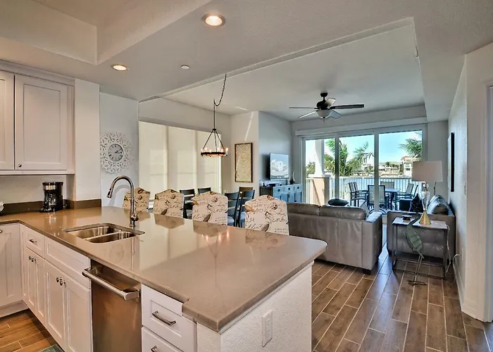 Sandpiper's Cove 201 Sandpiper's Cove Luxury 3 Bedroom 2 Bathroom 23132 Apartment Clearwater Beach