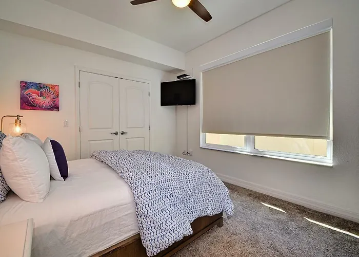 Sandpiper's Cove 201 Sandpiper's Cove Luxury 3 Bedroom 2 Bathroom 23132 * Clearwater Beach