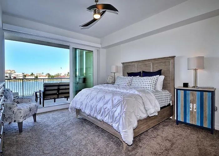 Sandpiper's Cove 201 Sandpiper's Cove Luxury 3 Bedroom 2 Bathroom 23132 Apartment Clearwater Beach